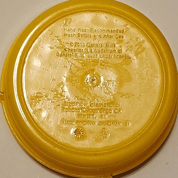 2010 Cheerios Snack Container Yellow Round Cheerios Toddler Snack - Picture 2 of 3